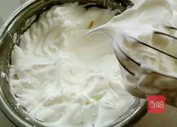 Illustration of how to make chiffon cream cake roll 7