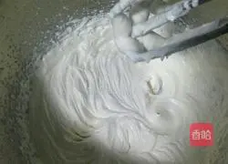 Illustration of how to make dragon fruit mousse cake 4