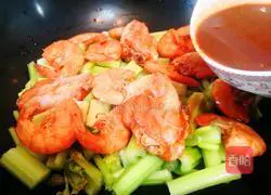 Illustration of how to cook shrimp fins in one pot 6