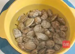 Illustration of how to make spicy fried clams 1