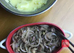 Illustration of how to make roast beef and mashed potatoes 5