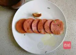 Illustration of sausage cake making 10