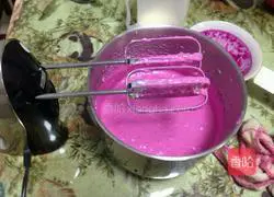 Illustration of how to make 6-inch dragon fruit mousse cake 3