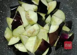 Illustration of how to make spicy three delicacies 11