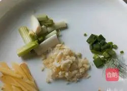 Illustration of how to make salt and pepper shrimp 3