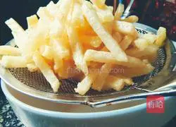 Illustration of making homemade French fries 5