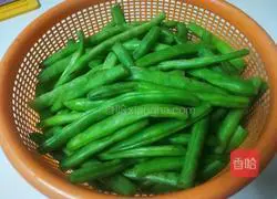 Pork belly and beans and potatoes stewed Illustration of how to do it 1