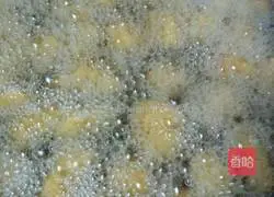 Illustration of how to make chicken popcorn 9