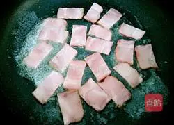 Illustration of how to make creamy bacon pasta 10