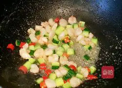 Cashew Nut Shrimp Illustration of how to do it 7