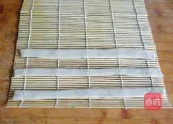 Illustration of how to mix tomato sauce with sesame seeds 3