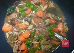 Illustration of how to make braised pork ribs with mushrooms and carrots 4