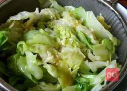 Illustration of how to make stir-fried hand-shred cabbage 4