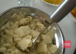 Illustration of how to make mashed potatoes with sauce 3