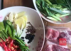 Garlic sprouts Illustration of how to make twice-cooked pork 1