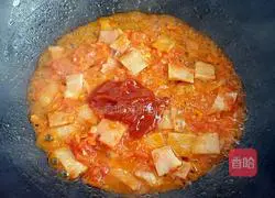 Illustration of how to make tomato and bacon pasta 6