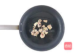 Illustration of how to cook chicken braised in Lyon white wine 2