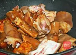 Illustration of how to make soy pig trotters full of collagen without drooling 5