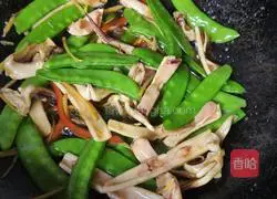 Illustration of how to make fried squid with snow beans 5