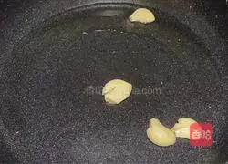 Illustration of how to stir-fry shrimps with broccoli 3