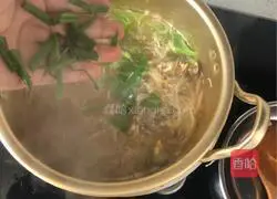 Illustration of how to make garlic vermicelli 5