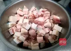 Illustration of how to make Lipu taro braised pork 1