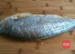 Illustration of braised yellow croaker for the Lantern Festival on the 15th day of the first lunar month 4