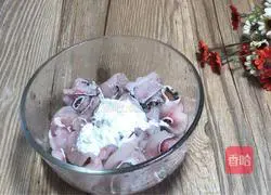 Illustration of how to make fish fillets with scallion oil 3