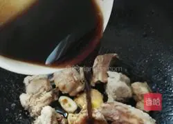 Illustration of how to make oil-free sweet and sour pork ribs 4