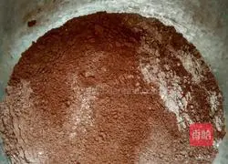 Classic Chocolate Cake Recipe Illustration 2