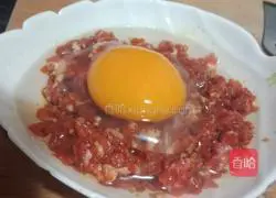 Illustration of how to make steamed eggs with minced meat 3