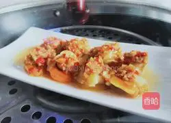 Illustration of how to make steamed scallop meat with chopped pepper 7