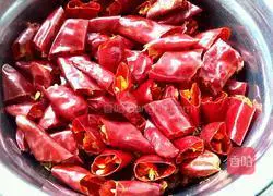 Illustration of how to make stir-fried green beans with sausage 4