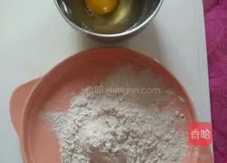 Illustration of how to make golden anchovy shrimp 3