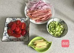 Illustration of how to make olive and bacon pasta 2