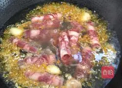 Illustration of home-cooked fat beef in sour soup 4