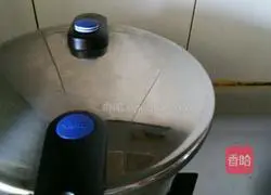 Waterless and oil-free sweet and sour pork ribs recipe 4