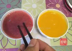 Illustration of how to make two-color mousse crystal cake 5