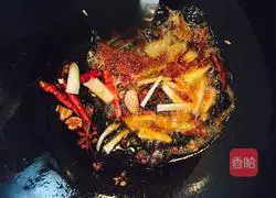 Illustration of home-style braised spicy chicken 6