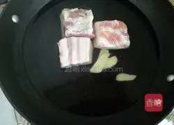 Illustration of how to make twice-cooked pork with garlic sprouts 2