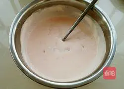 Illustration of how to make six-inch strawberry mousse 12