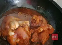 Illustration of how to make soy pig trotters 9