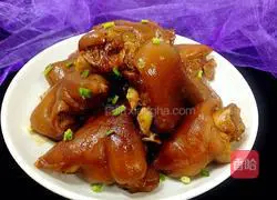 Illustration of how to make rock sugar pig's trotters 14