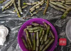 Illustration of how to make dendrobium and wolfberry wine 2