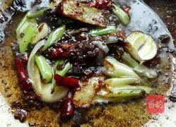 Illustration of how to make sauce-flavored beer duck 6