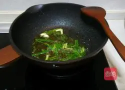 Illustration of how to make fried shrimps with sea cucumber, carrot and shrimp 6