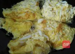 Illustration of how to make whitebait scrambled eggs 6