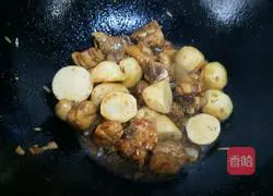 Illustration of Braised Taro Chicken 9