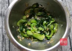 Illustration of how to make braised rapeseed with shrimp skin 15