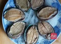 Illustration of how to make abalone with garlic vermicelli 4